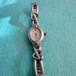 Advance Watch Women 18mm Silver Tone Punk MOP Heart Stretch Band Pre-owned